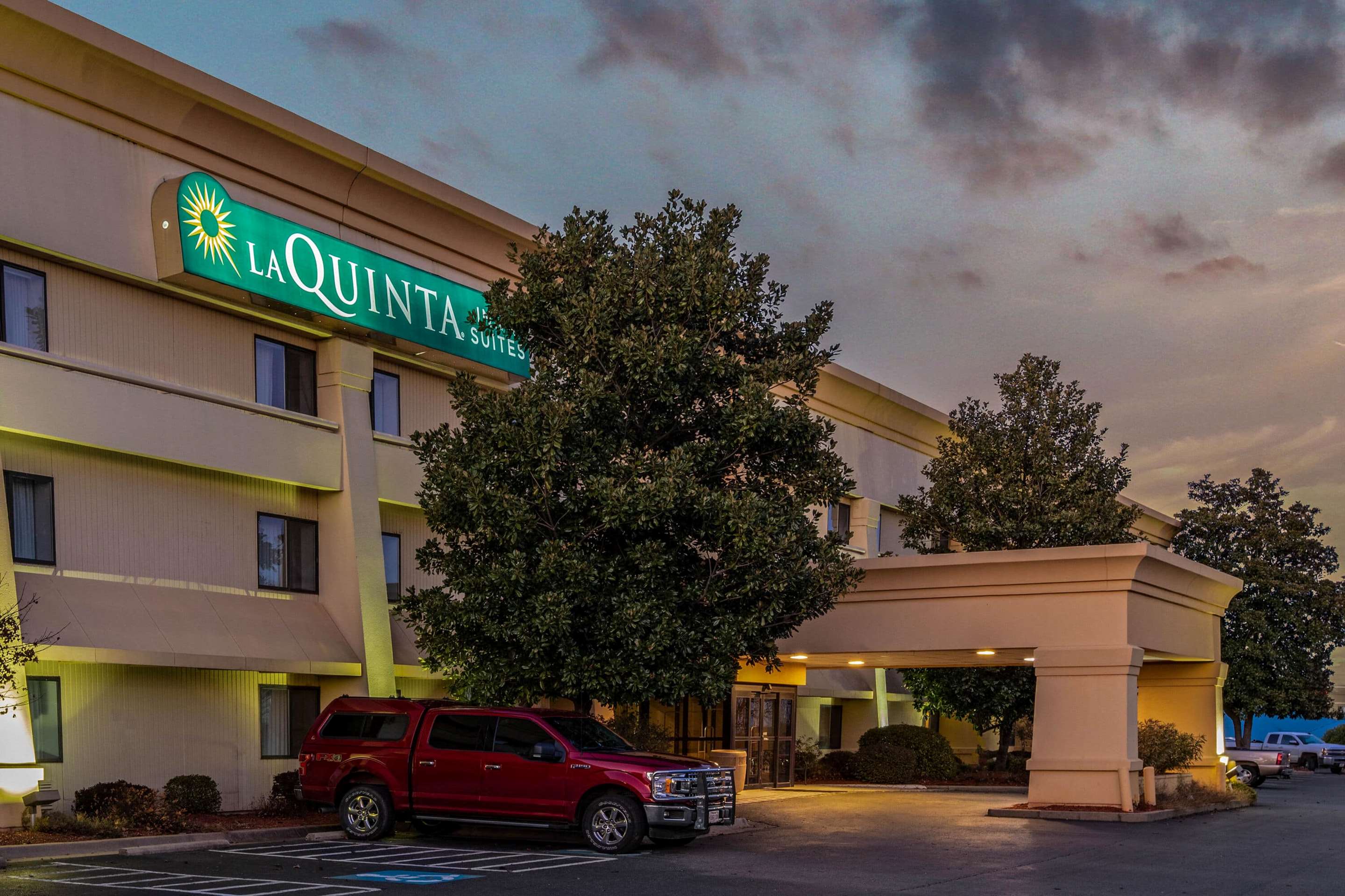 Exterior | La Quinta by Wyndham N Little Rock - McCain Mall