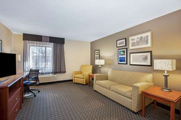 Suite - La Quinta Inn & Suites North Little Rock