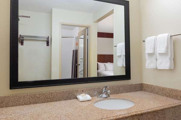  - La Quinta Inn Southside Savannah