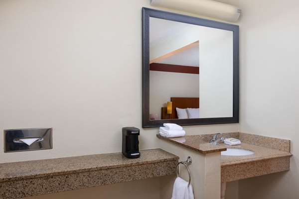  - La Quinta Inn Southside Savannah