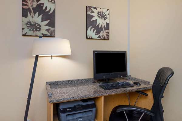 Conference Area - La Quinta Inn Southside Savannah