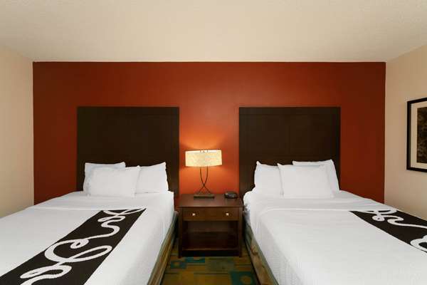  - La Quinta Inn & Suites Airport Nashville - I-40, Exit 216