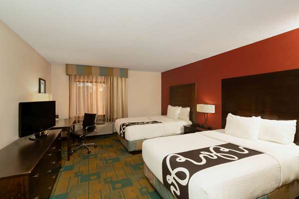  - La Quinta Inn & Suites Airport Nashville - I-40, Exit 216