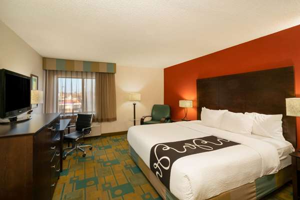  - La Quinta Inn & Suites Airport Nashville - I-40, Exit 216