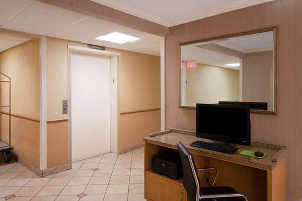 Conference Area - La Quinta Inn & Suites Airport Nashville - I-40, Exit 216
