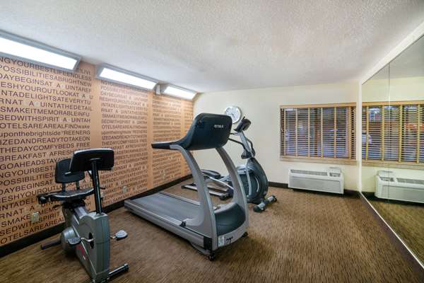 Fitness/ Exercise Room - La Quinta Inn & Suites Airport Nashville - I-40, Exit 216