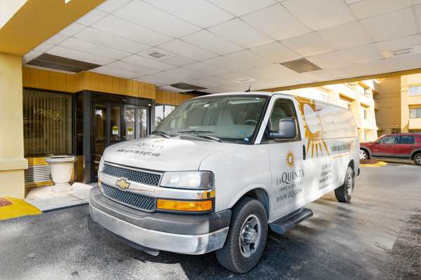  - La Quinta Inn & Suites Airport Nashville - I-40, Exit 216