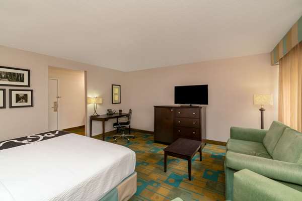 Suite - La Quinta Inn & Suites Airport Nashville - I-40, Exit 216