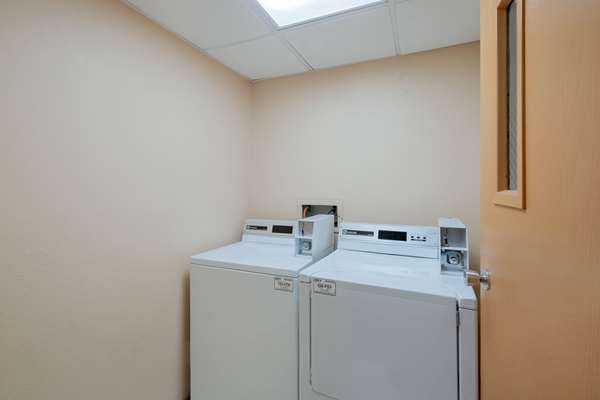  - La Quinta Inn & Suites Airport Nashville - I-40, Exit 216