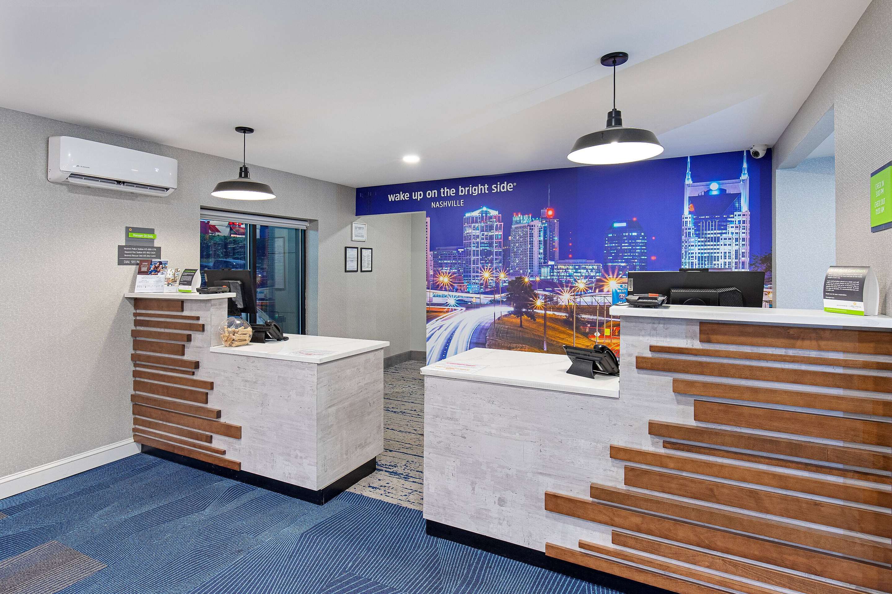 Reception | La Quinta by Wyndham Nashville Airport