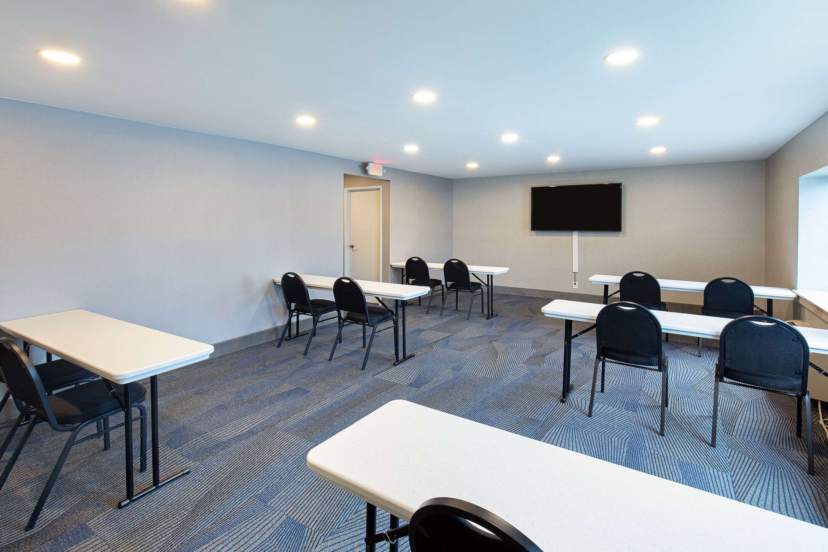 Meeting Room | La Quinta by Wyndham Nashville Airport