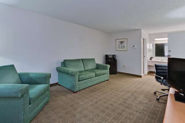 Suite - La Quinta Inn Busch Gardens Tampa