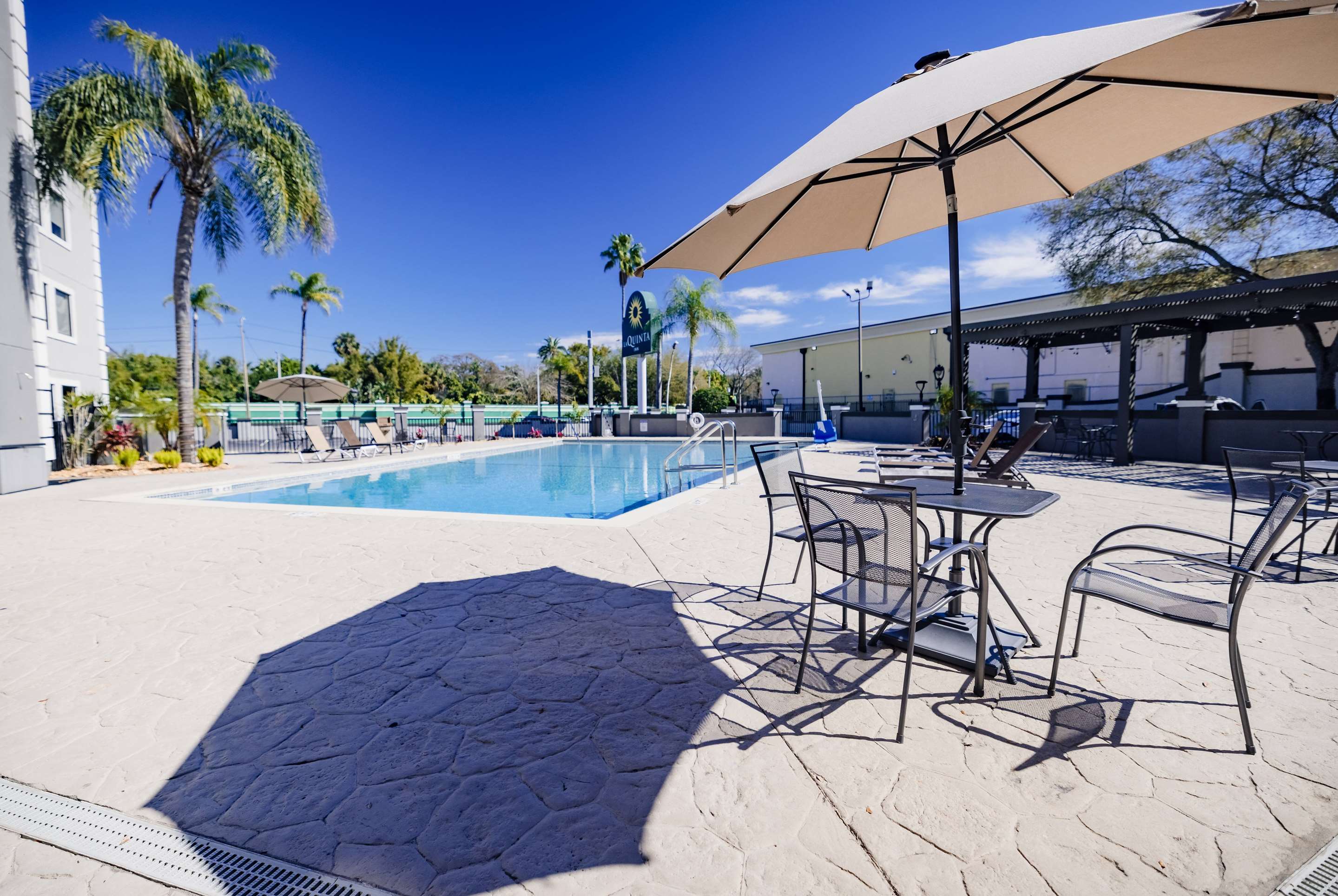 Pool | La Quinta Inn by Wyndham Tampa Near Busch Gardens