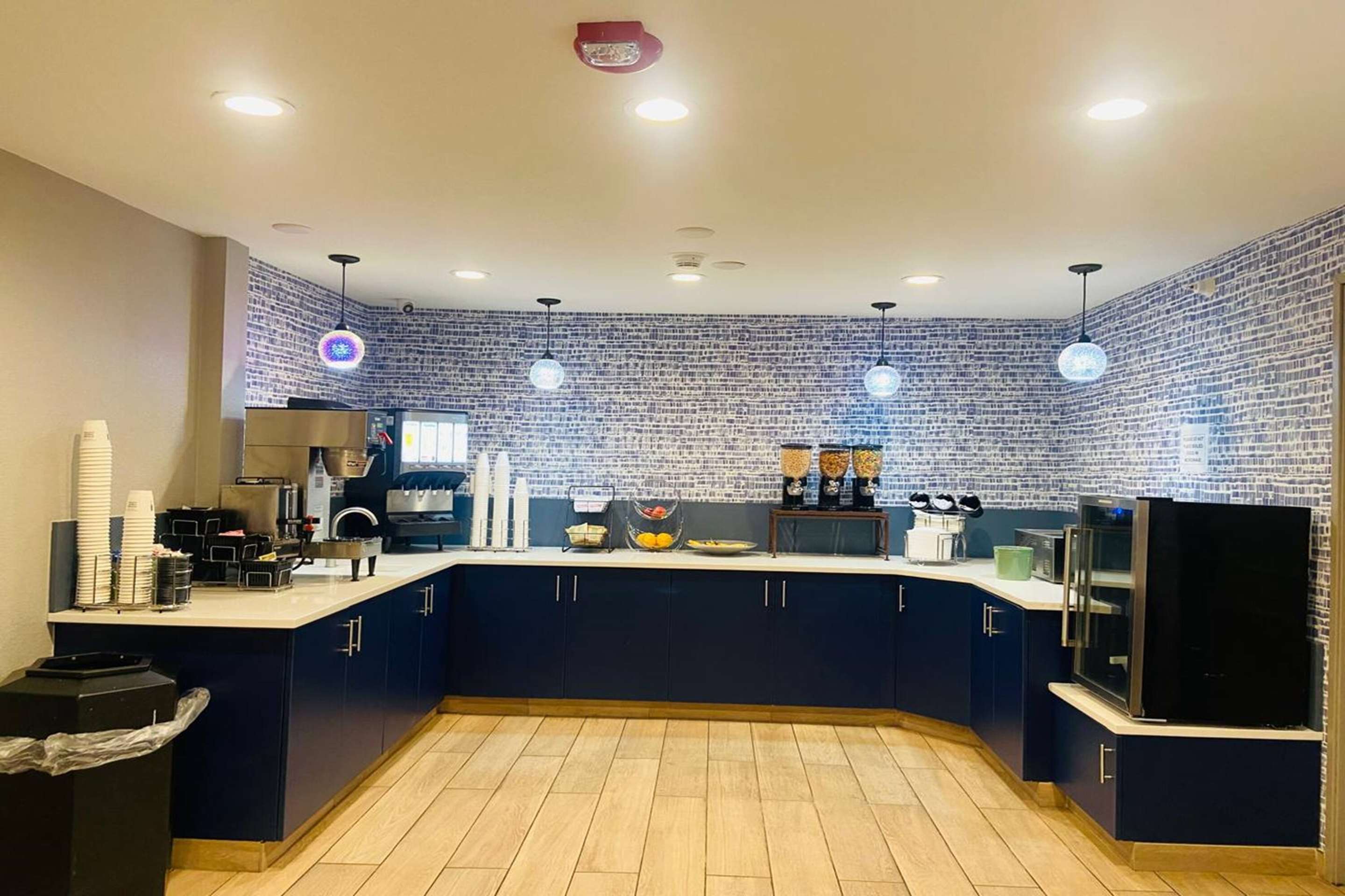Property amenity | La Quinta Inn by Wyndham Milwaukee Glendale Hampton Ave