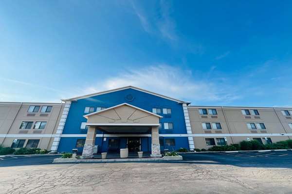 AmericInn by Wyndham Glendale/Milwaukee