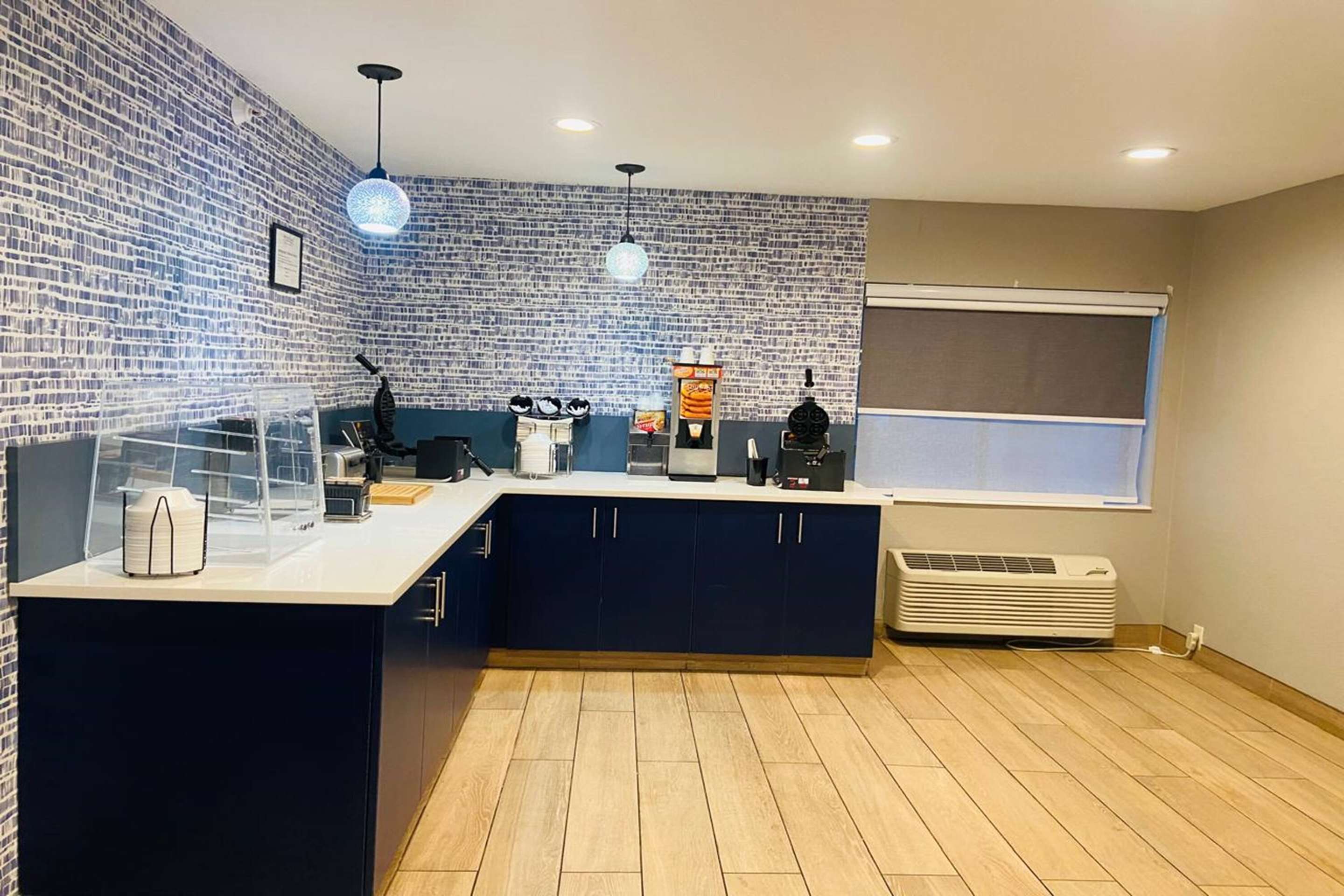 Property amenity | La Quinta Inn by Wyndham Milwaukee Glendale Hampton Ave