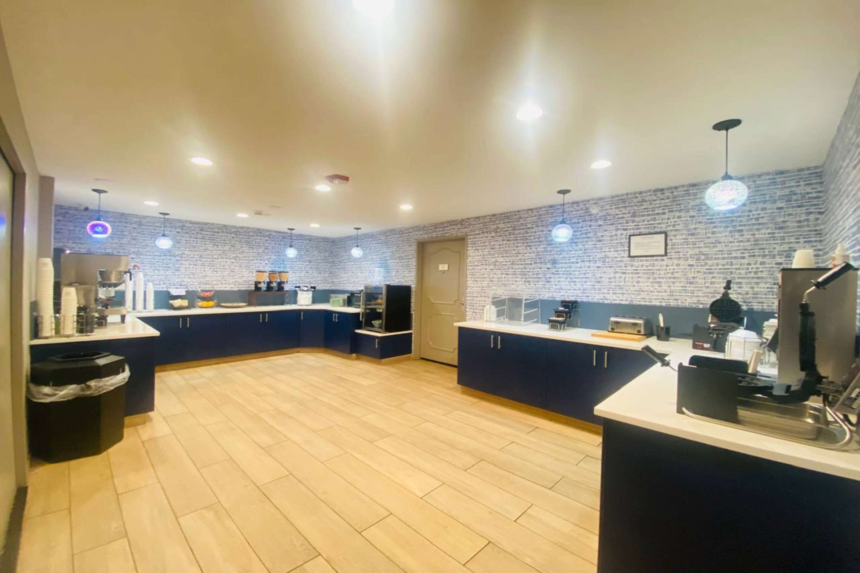 Property amenity | La Quinta Inn by Wyndham Milwaukee Glendale Hampton Ave