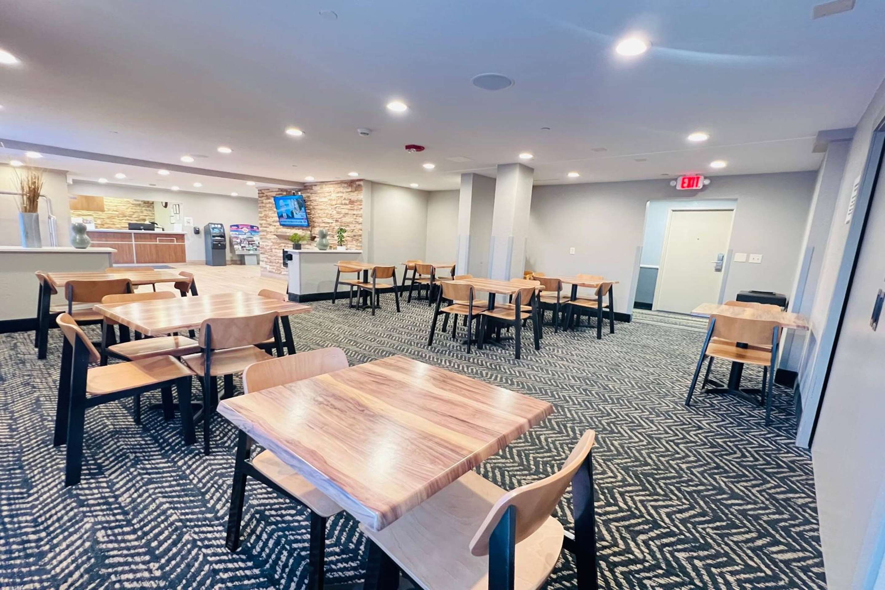 Property amenity | La Quinta Inn by Wyndham Milwaukee Glendale Hampton Ave