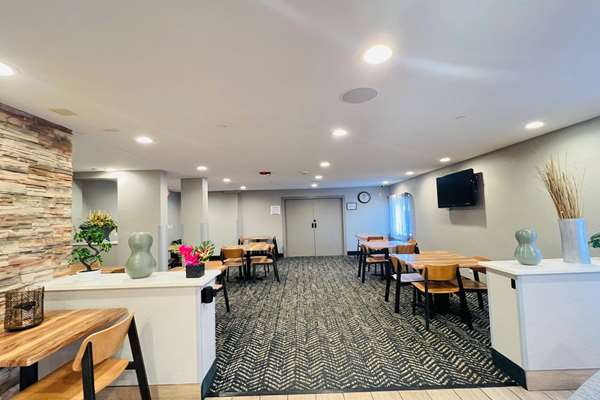 AmericInn by Wyndham Glendale/Milwaukee