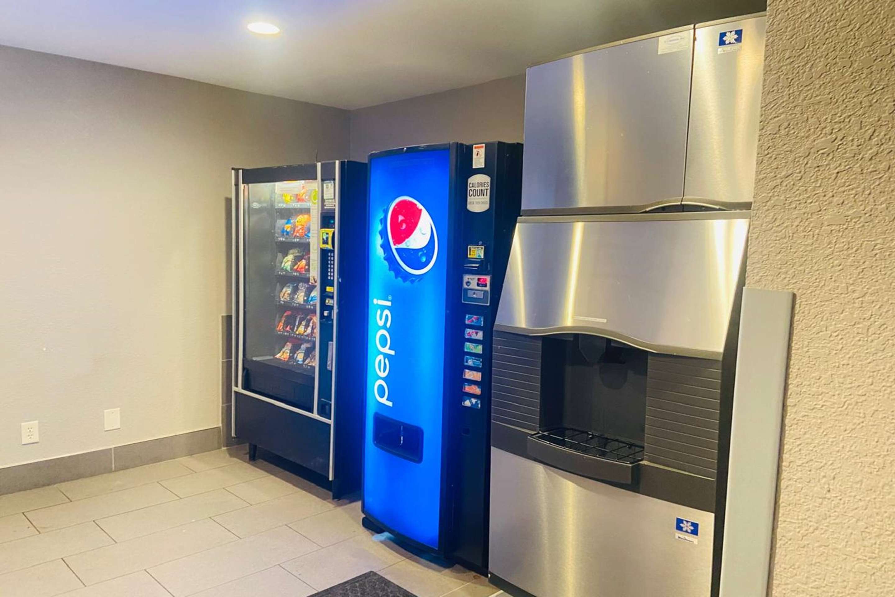 Property amenity | La Quinta Inn by Wyndham Milwaukee Glendale Hampton Ave