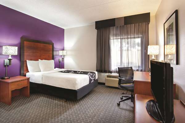  - La Quinta Inn & Suites Airport East Miami