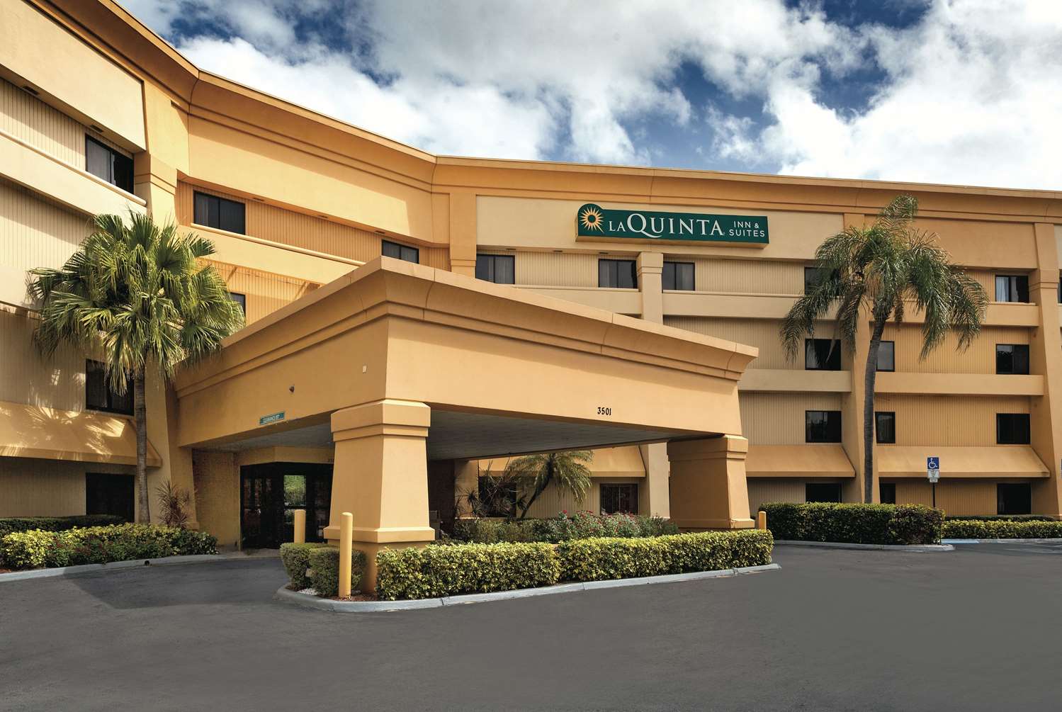 La Quinta Inn & Suites Airport East Miami, FL See Discounts