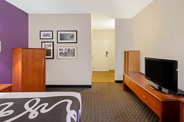  - La Quinta Inn & Suites Airport East Miami