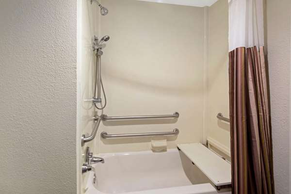  - La Quinta Inn & Suites Airport East Miami