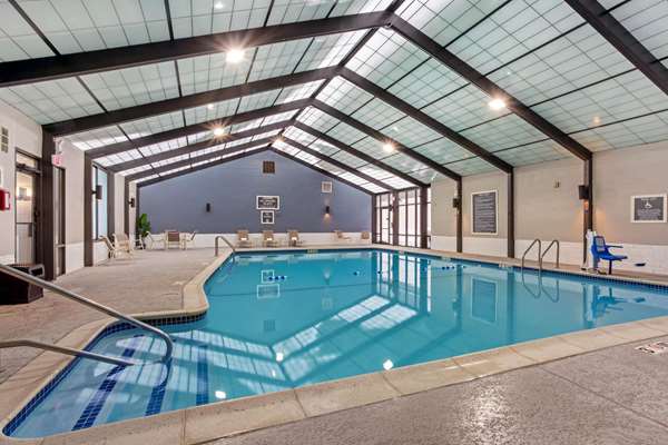 Pool - La Quinta Inn & Suites Andover