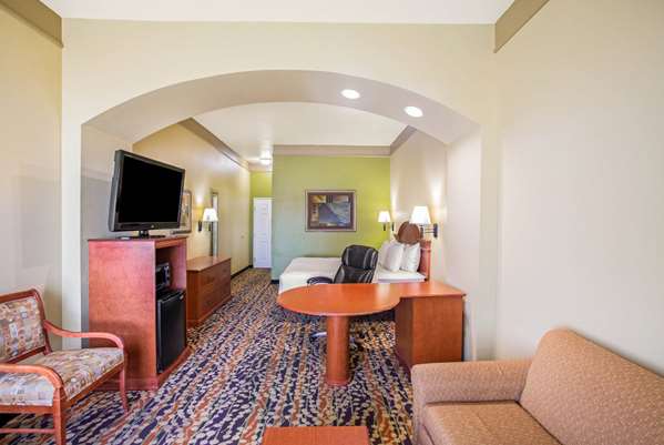 Suite - La Quinta Inn & Suites Belton - I-35, Exit 292