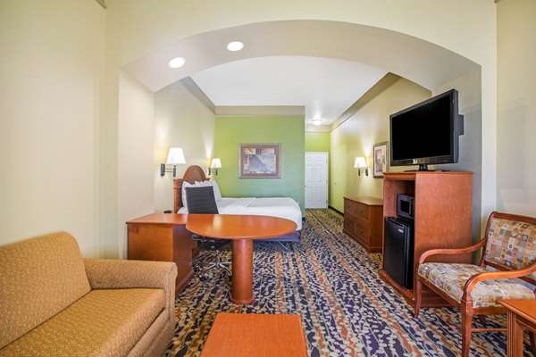 Suite - La Quinta Inn & Suites Belton - I-35, Exit 292