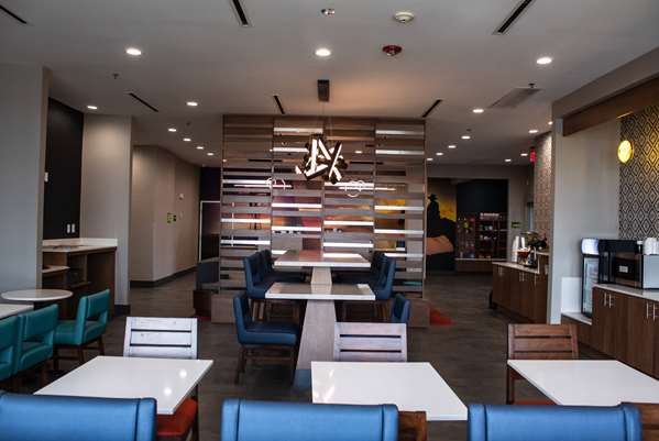  - La Quinta Inn & Suites Belton - I-35, Exit 292