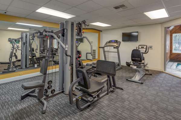 Fitness/ Exercise Room - La Quinta Inn & Suites Visalia