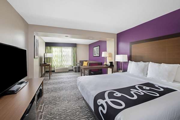 Suite - La Quinta Inn & Suites Visalia