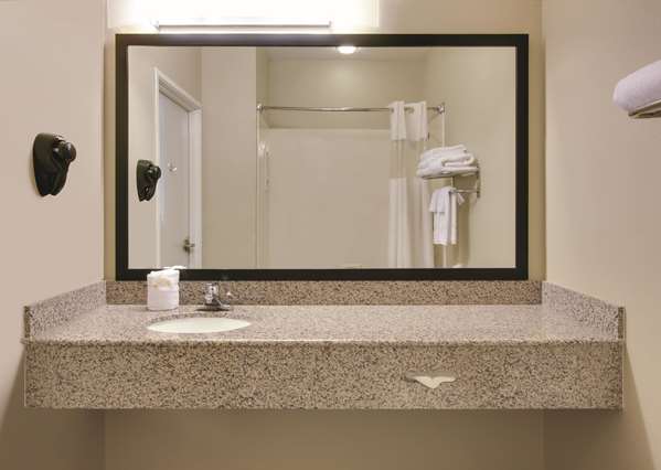  - La Quinta Inn & Suites Rockwall