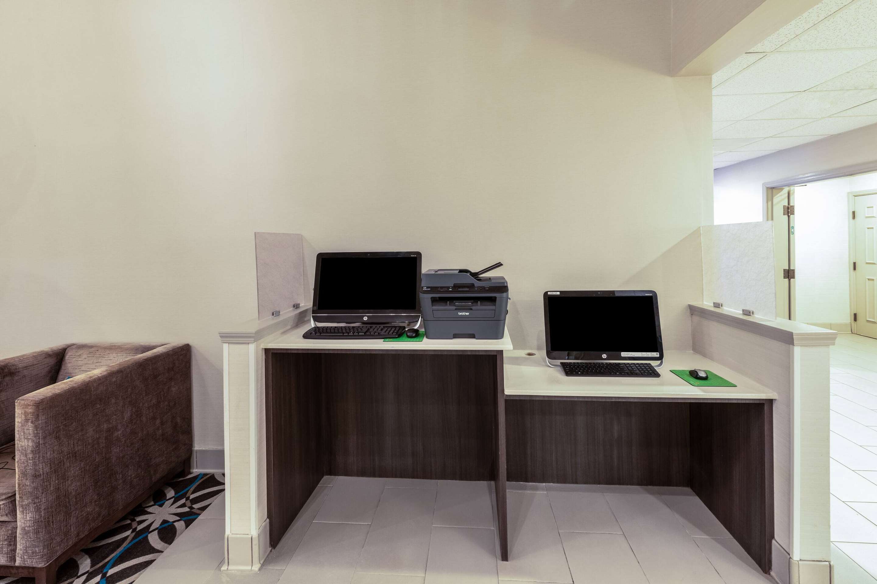 Business Center | La Quinta Inn & Suites by Wyndham Rockwall
