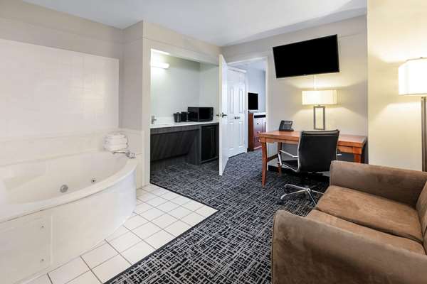 Suite - La Quinta Inn & Suites Rockwall