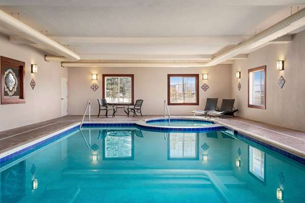 Pool - La Quinta Inn & Suites Trinidad - I-25, Exit 11