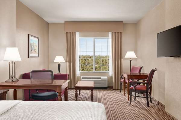 Suite - La Quinta Inn & Suites Trinidad - I-25, Exit 11