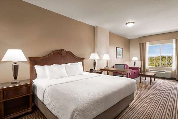 Suite - La Quinta Inn & Suites Trinidad - I-25, Exit 11
