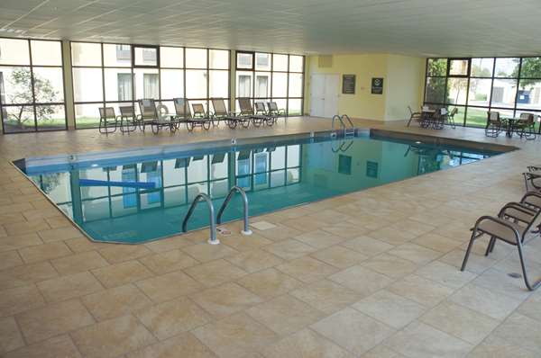 Pool - La Quinta Inn Davenport - I-74, Exit 2