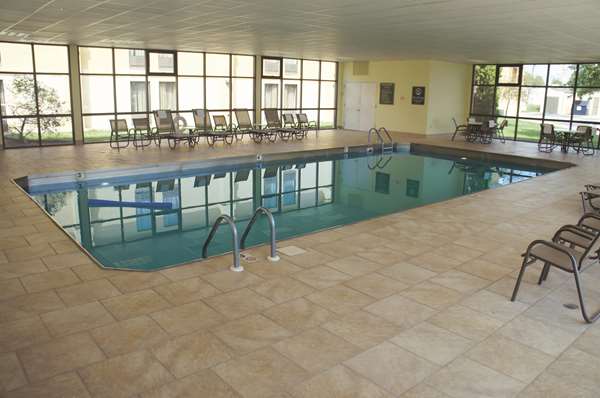 Pool - La Quinta Inn Davenport - I-74, Exit 2