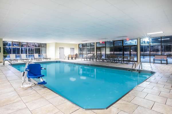 Pool - La Quinta Inn Davenport - I-74, Exit 2