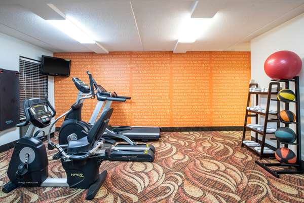 Fitness/ Exercise Room - La Quinta Inn Davenport - I-74, Exit 2