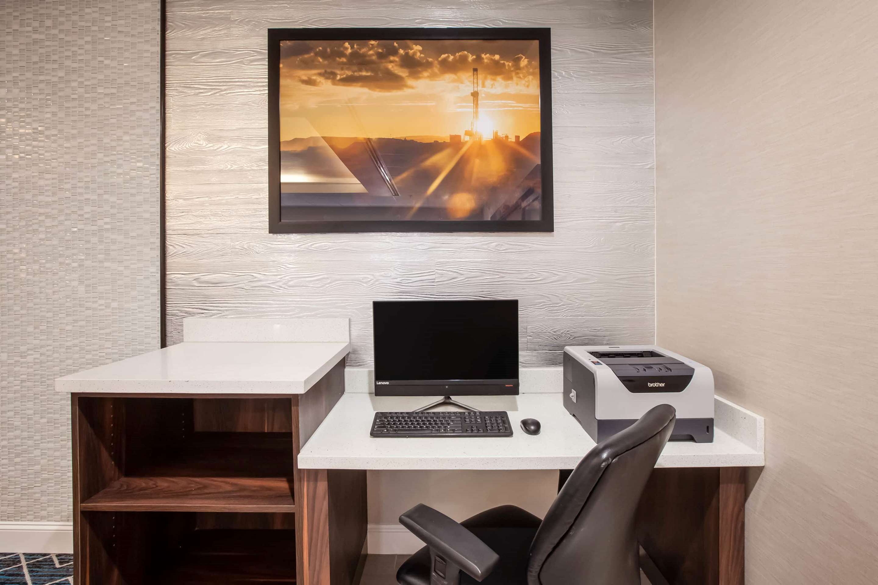 Business Center | La Quinta Inn & Suites by Wyndham Lubbock North