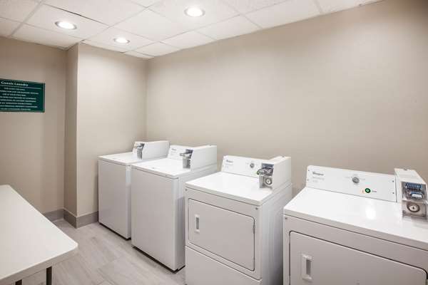 Amenities - La Quinta Inn & Suites North Lubbock