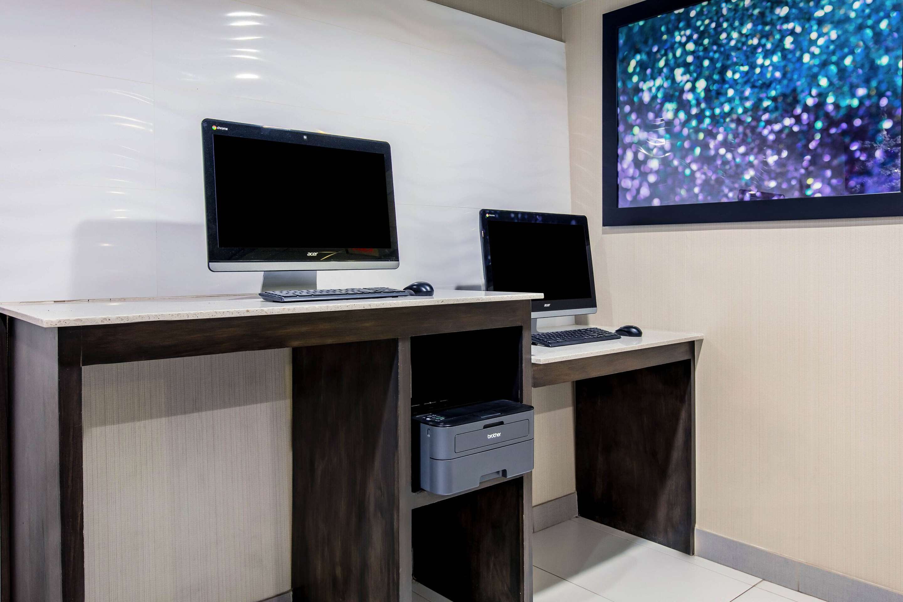 Business Center | La Quinta Inn & Suites by Wyndham Dallas Mesquite