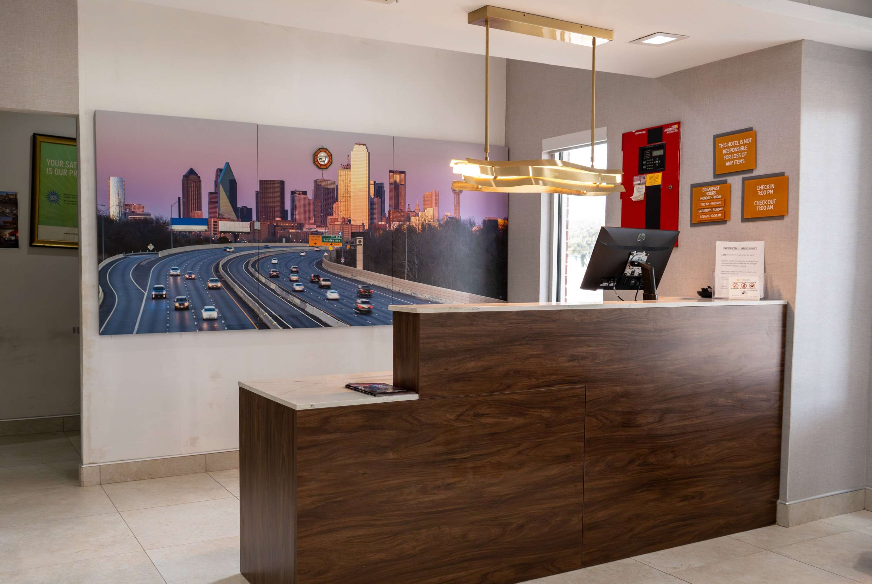 Lobby | La Quinta Inn & Suites by Wyndham Dallas Mesquite