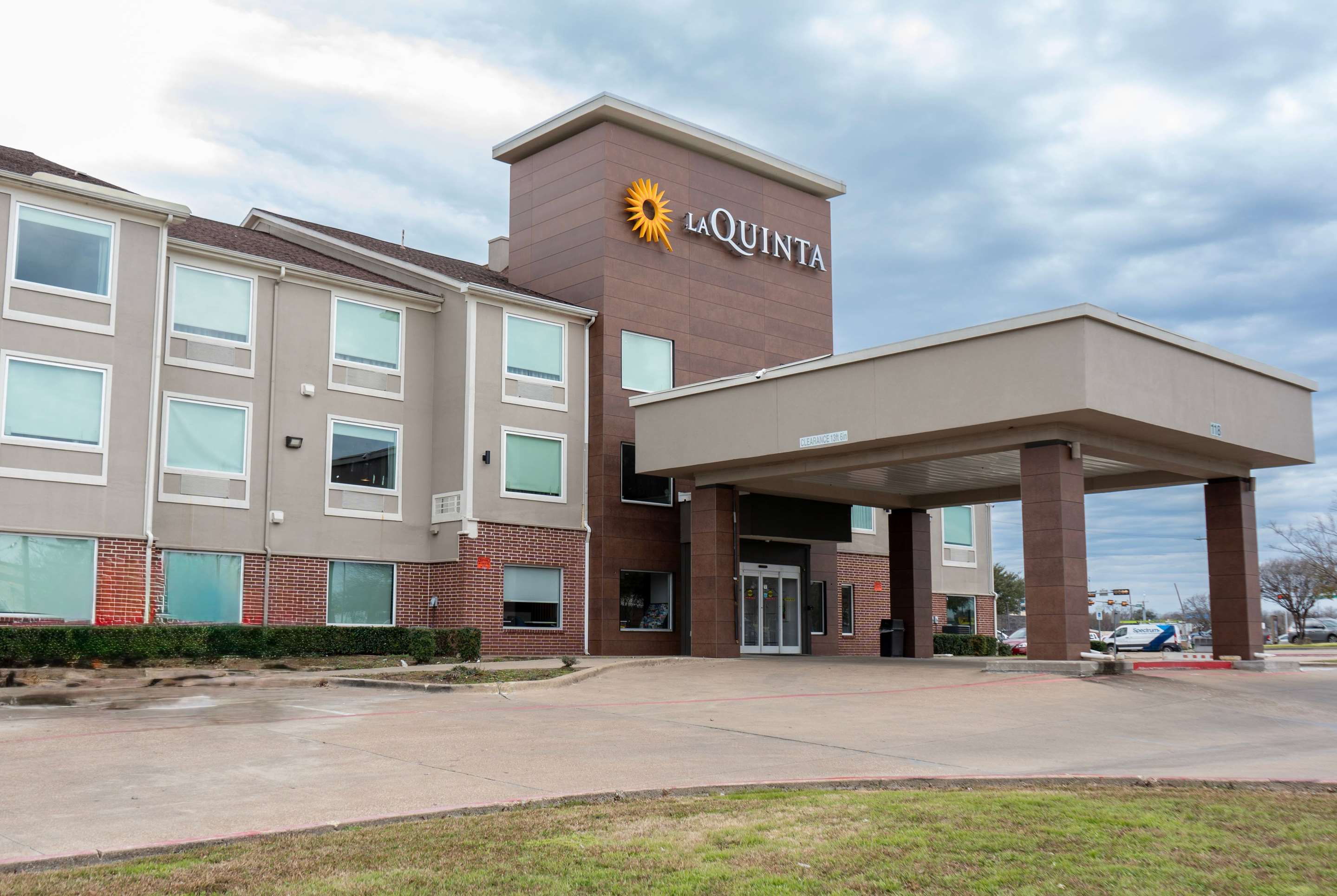 Exterior | La Quinta Inn & Suites by Wyndham Dallas Mesquite