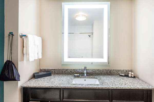  - La Quinta Inn & Suites North Midland